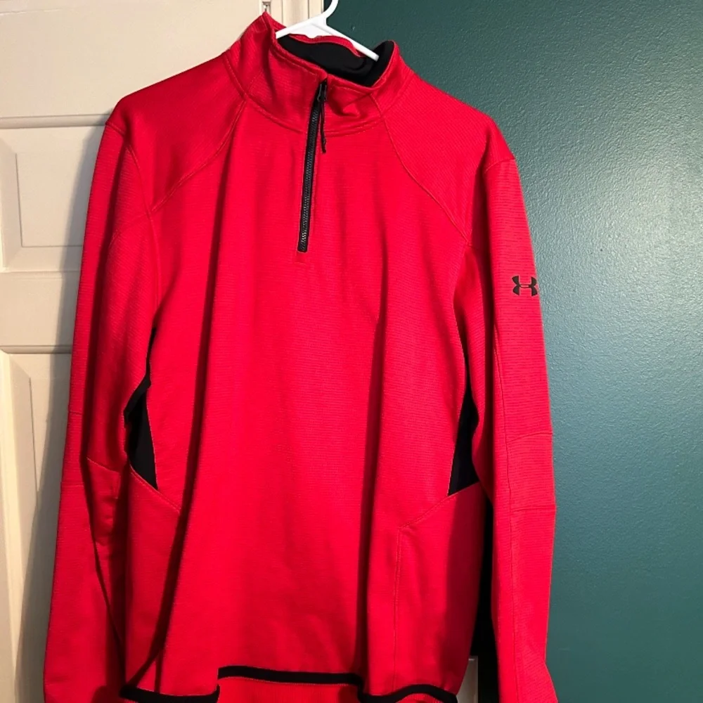Sweatshirt - Picture 1 of 2